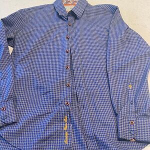 Robert Graham men’s medium shirt beautiful piece if you know this brand love it.